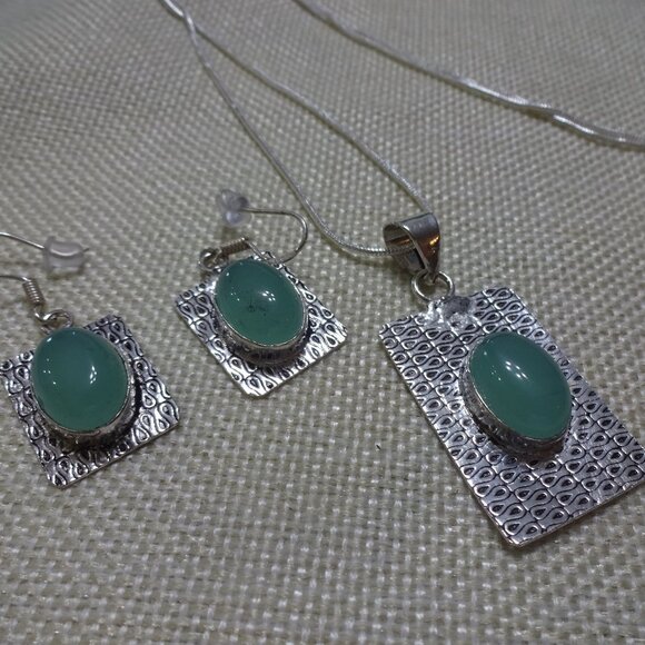 Gorgeous GREEN CHALCEDONY Handmade Sterling 925 Marching Necklace & Earrings - Picture 1 of 3